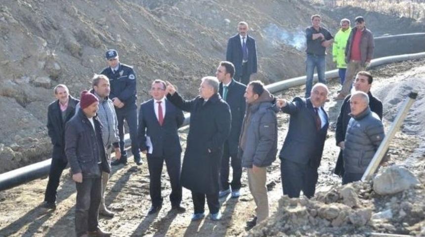 Vali Kahraman &Uuml;z&uuml;ml&uuml; İl&ccedil;esinde İncelemelerde Bulundu