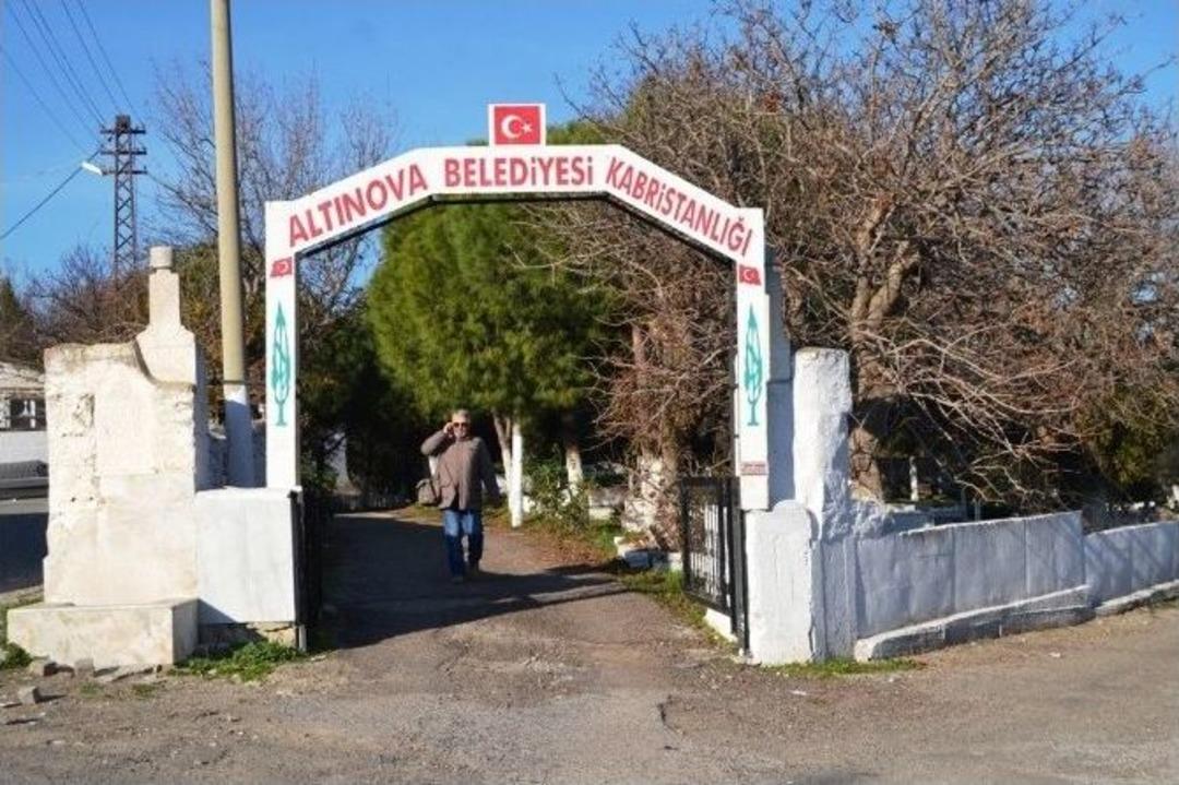 (&ouml;zel Haber) Cep Telefonuyla Defnedilen Adam Balıkesir&rsquo;de G&uuml;n&uuml;n Konusu Oldu