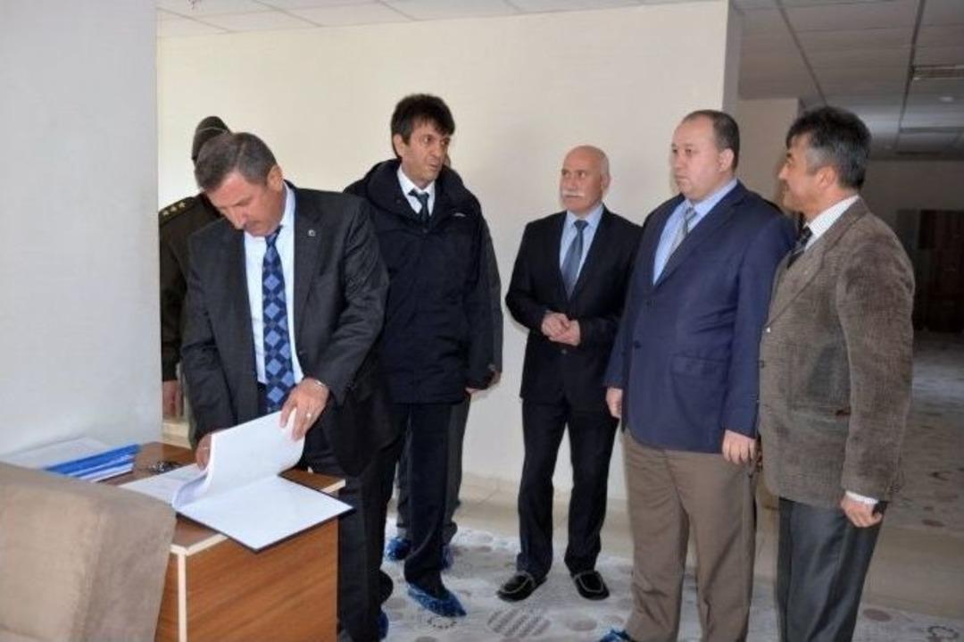 Vali Şerif Yılmaz Gediz&rsquo;de Yatırımları İnceledi