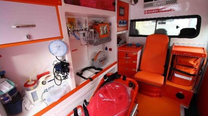 Bayraklı&rsquo;da Ambulanslar Modernize Edildi