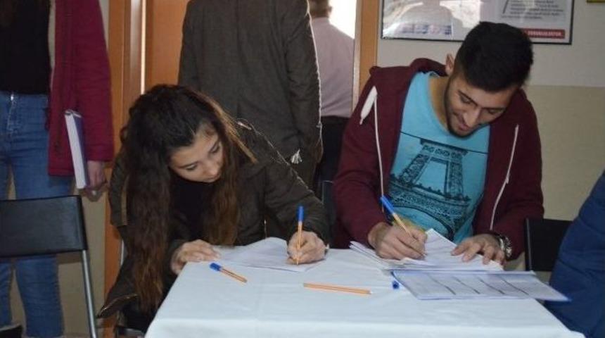 &Uuml;niversite &Ouml;ğrencileri Kan Bağışında Bulundu