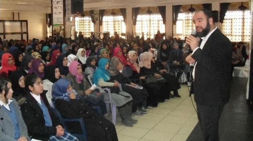 Kovancılar&rsquo;da &lsquo;namaz&rsquo; Konferansı