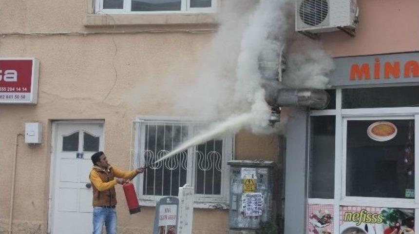 Restoranın Bacasında &Ccedil;ıkan Yangın Korkuttu
