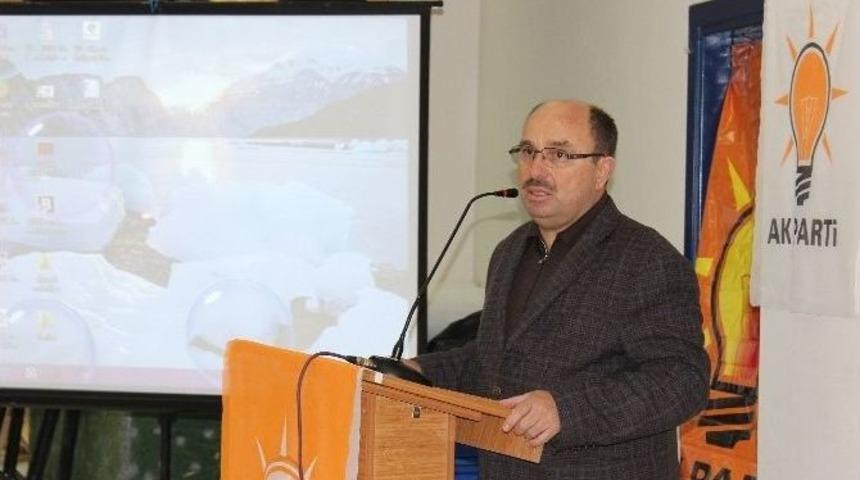 Ak Parti Fo&ccedil;a&rsquo;da Toplandı