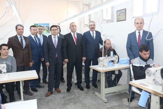 Kapalı Cezaevinde &ldquo;neticede Her Şey G&uuml;zel Olacak&rdquo; Projesi A&ccedil;ılışı Yapıldı 1