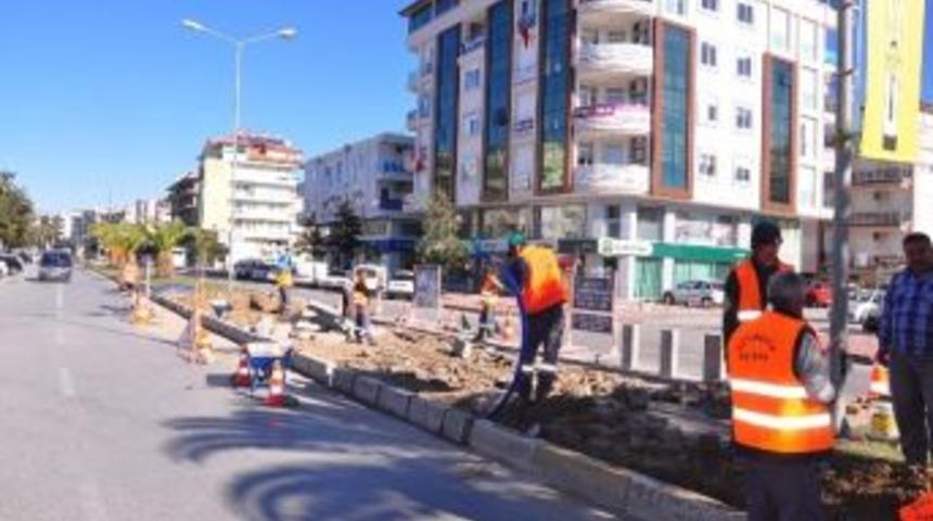 Manavgat&rsquo;ta Kontrols&uuml;z İki Kavşak Trafiğe Kapatıldı