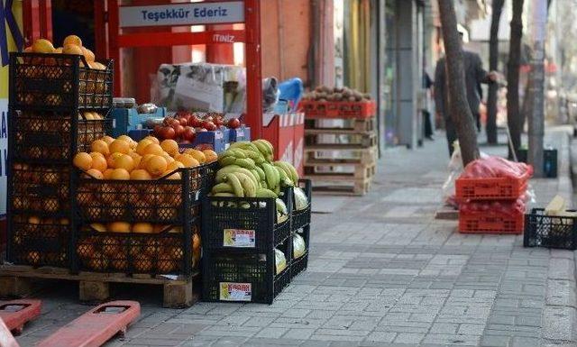 Yıldırım’da Kaldırımlar Yayalara Açılıyor