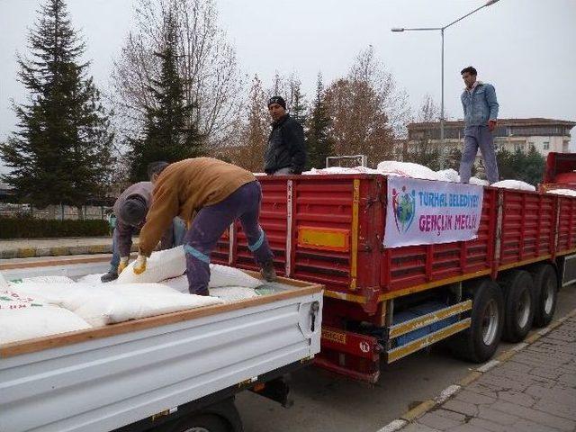 Turhal’dan Bayırbucak Türkmenlerine Yardım