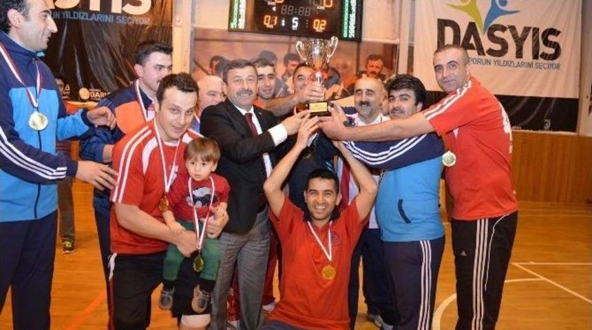 Darıca İtfaiye Kupa Ateşini S&ouml;nd&uuml;rd&uuml;