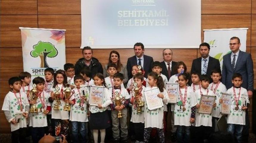Şehitkamil, Minik Sporcuları &Ouml;d&uuml;llendirdi