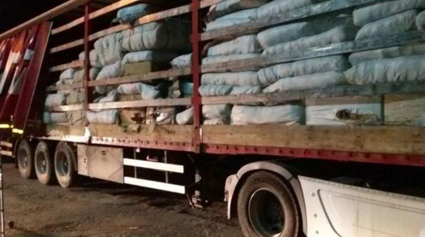 &Ccedil;orum&rsquo;da 81 Bin 330 Paket Ka&ccedil;ak Sigara Ele Ge&ccedil;irildi