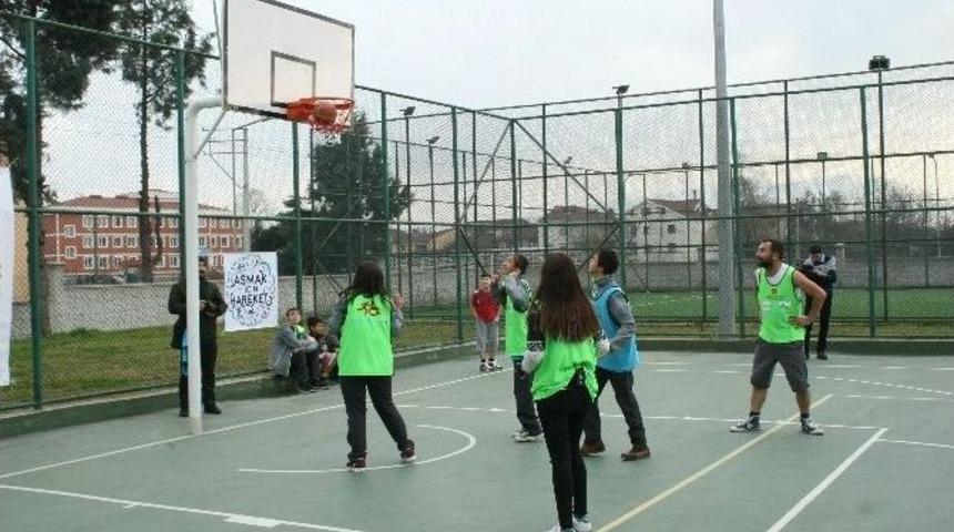 Basın Mensuplarından &Ouml;rnek Hareket