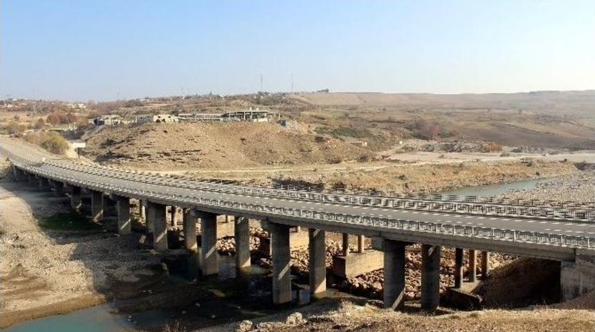 G&ouml;ksu K&ouml;pr&uuml;s&uuml;&rsquo;n&uuml;n Ayakları Kurtarılıyor