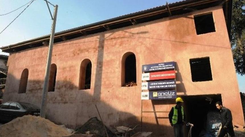 2 Asırlık Camii B&uuml;y&uuml;kşehir İle Yenileniyor