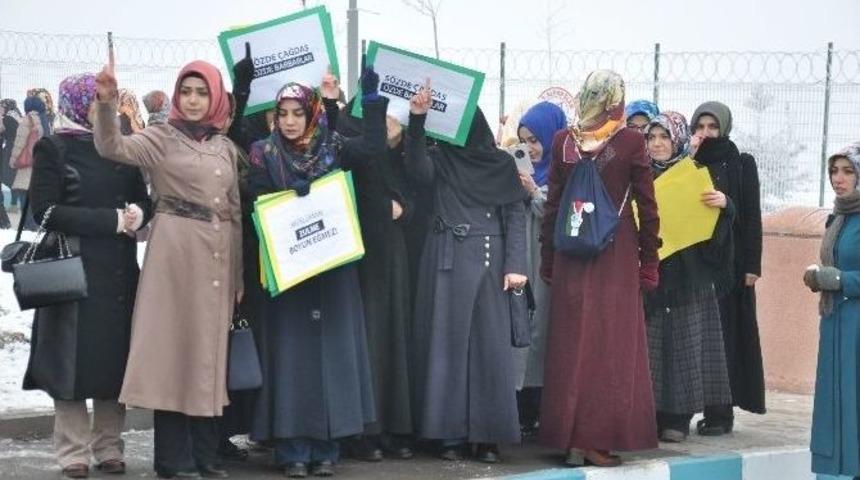 Üniversitelerdeki Saldırılar Protesto Edildi