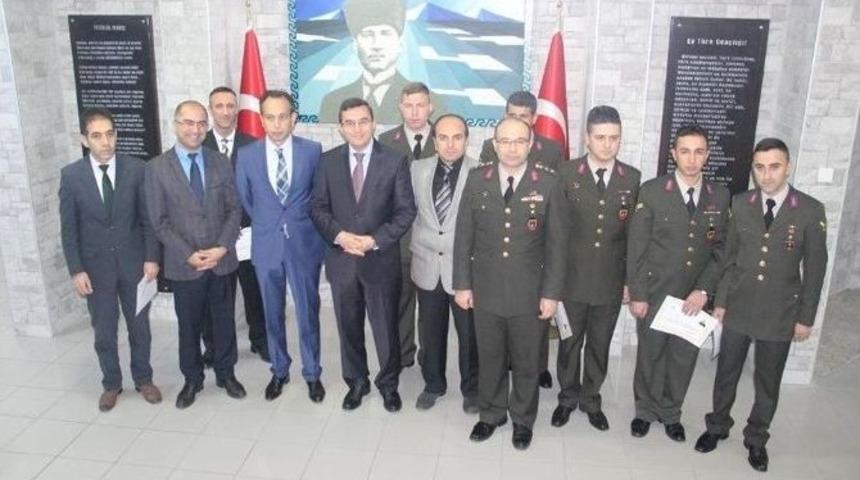 Ke&ccedil;eli&rsquo;den Emniyet Ve Jandarma Personeline Başarı Belgesi