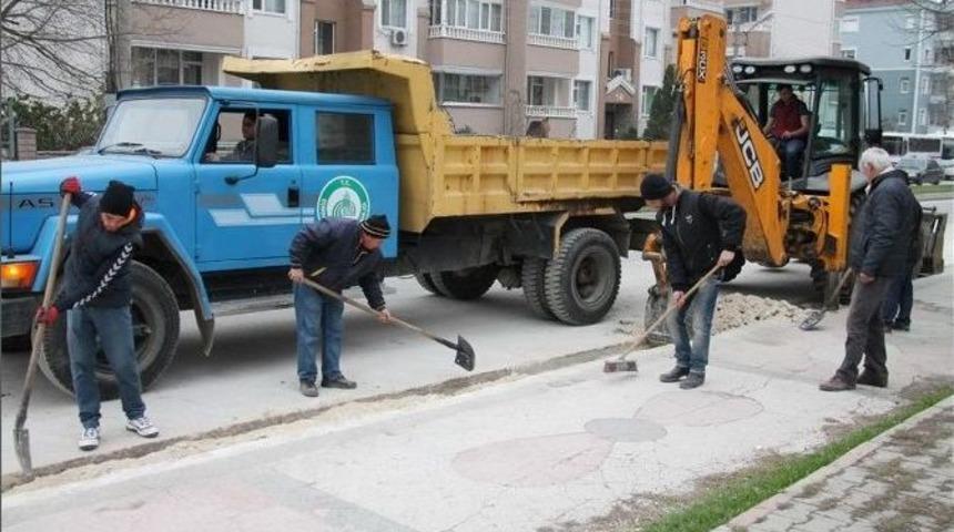 Yollarda Ve Kaldırımlarda Kış Hazırlıkları