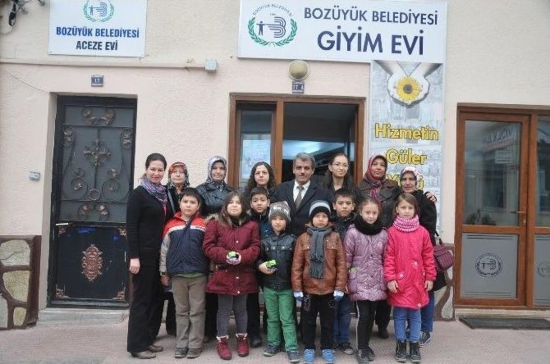 &Ouml;ğrencilerden Giyim Evi&rsquo;ne Ziyaret