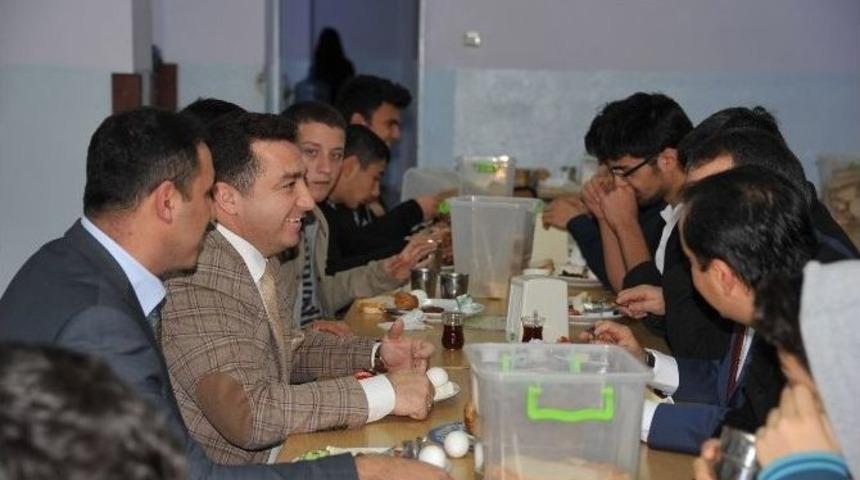 Başkan Bakıcı, Mustafa Şeker Anadolu Lisesi &Ouml;ğrencileriyle Buluştu