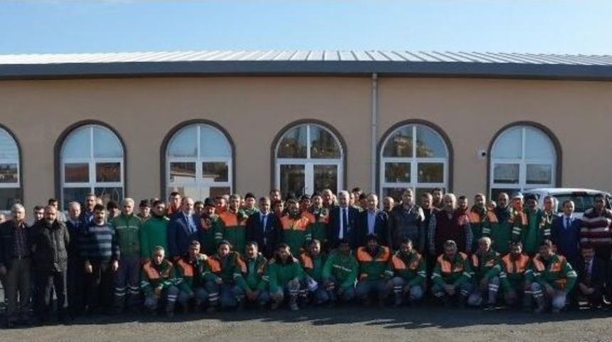 Başkan Hacı Uğur Polat, Temizlik İşleri M&uuml;d&uuml;rl&uuml;ğ&uuml; Personelini Ziyaret Etti