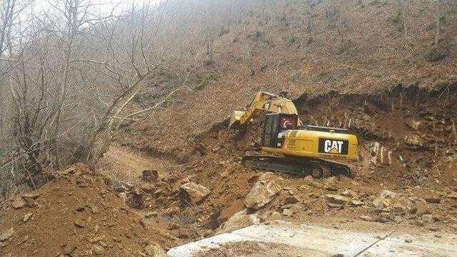 Alaşehir Belediyesi Hizmet İçin Mahalle Mahalle Geziyor