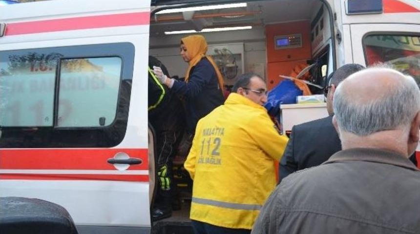 Otomobil İle Motosiklet &Ccedil;arpıştı: 1 Yaralı