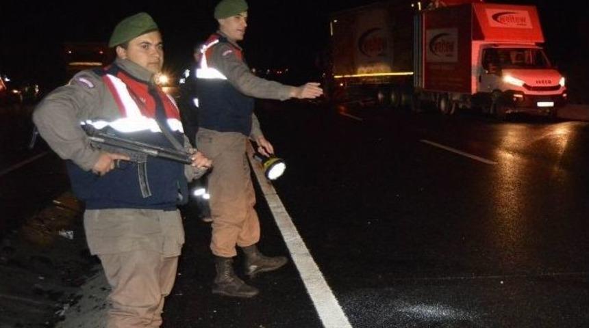 Balıkesir&rsquo;deki Kazada &Ccedil;ift Şeritli Yol Savaş Alanına D&ouml;nd&uuml;