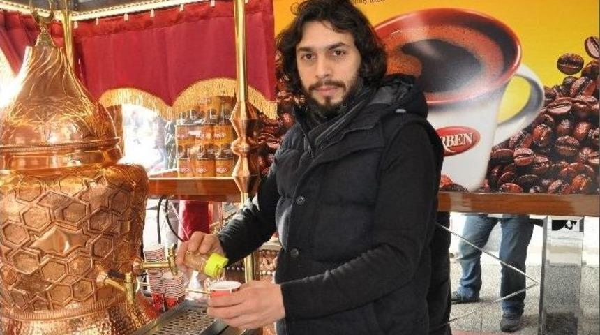 Soğuk Havada, Bedava Sıcak Salep