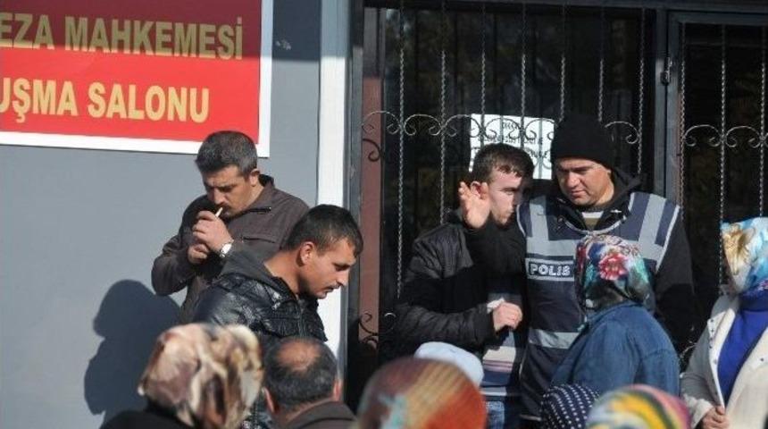 &Ccedil;elişkili İfadeler Kullanan Madenciye Ailelerden Tepki