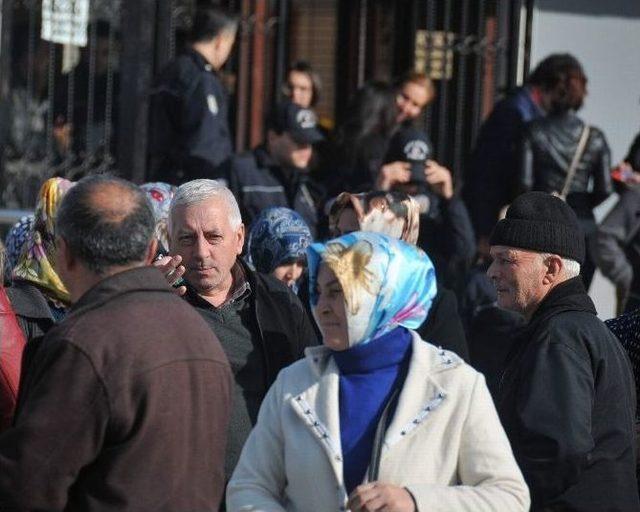 Çelişkili İfadeler Kullanan Madenciye Ailelerden Tepki