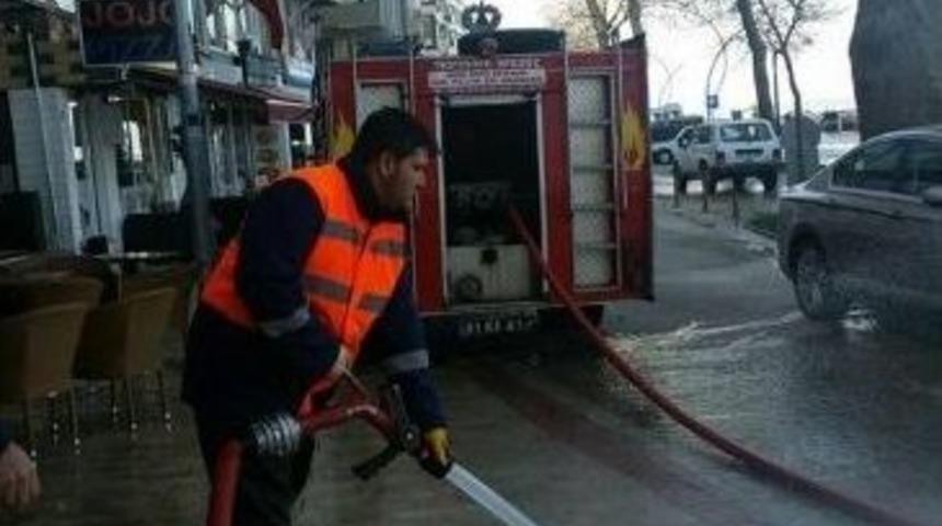 Ak&ccedil;akoca Yıkanıyor