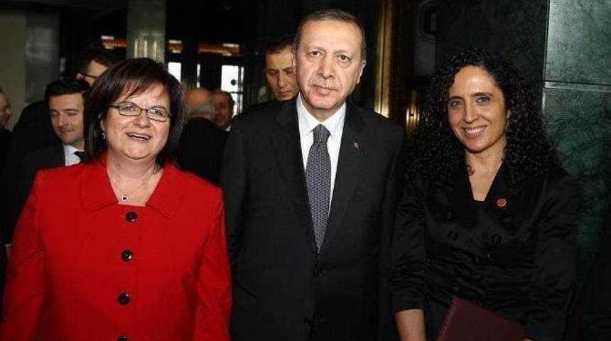 Beyinmer&rsquo;e T&uuml;ba &Ouml;d&uuml;l&uuml;