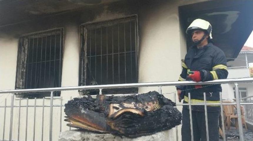 Manavgat&rsquo;ta Ev Yangını