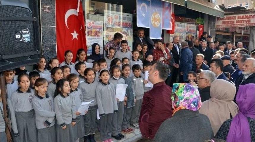 Başkan G&uuml;mr&uuml;k&ccedil;&uuml;oğlu;&rdquo;bir Milletin Nasıl Bir Ve B&uuml;t&uuml;n Olduğunu G&ouml;stermiş Oluyoruz&rdquo;