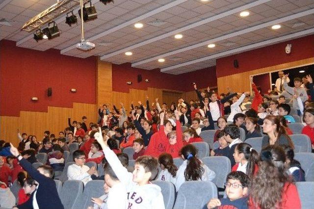 ’sağlıklı Besleniyoruz, Hastalıklardan Korkmuyoruz’