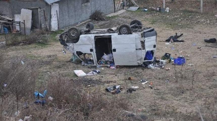 &Ccedil;ankırı&rsquo;da Trafik Kazası: 1 &Ouml;l&uuml;, 1&rsquo;i &Ccedil;ocuk 4 Yaralı