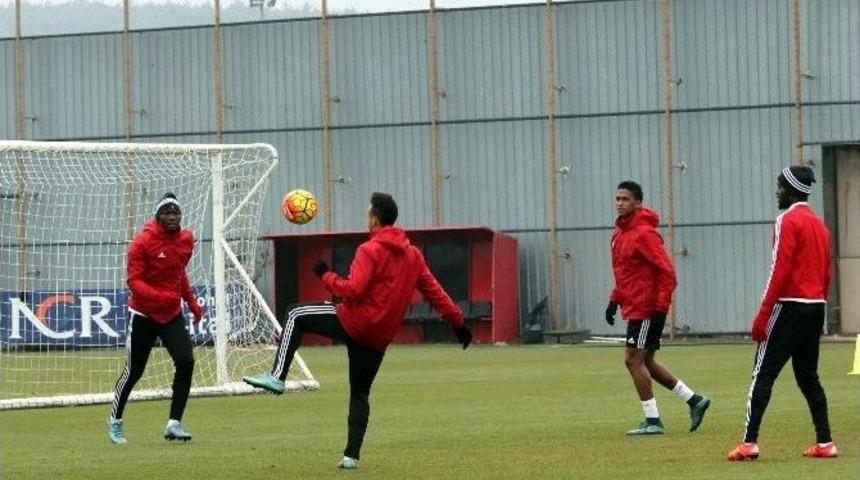 Top&ccedil;u: "kalan İki Ma&ccedil;ımızı Kazanmak İstiyoruz"