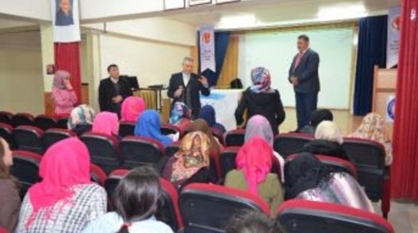 Sgk&rsquo;dan &Ouml;ğrencilere Sosyal G&uuml;venlik Semineri