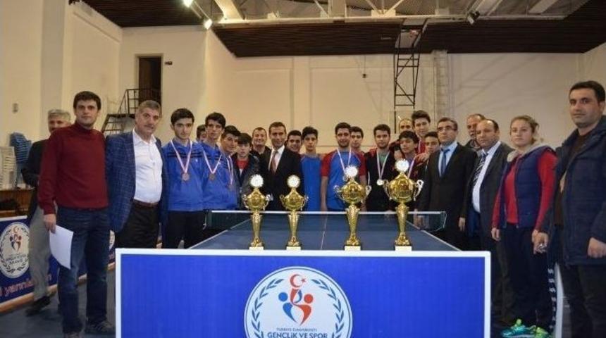 Gen&ccedil;ler Masa Tenisi Şampiyonları Belli Oldu