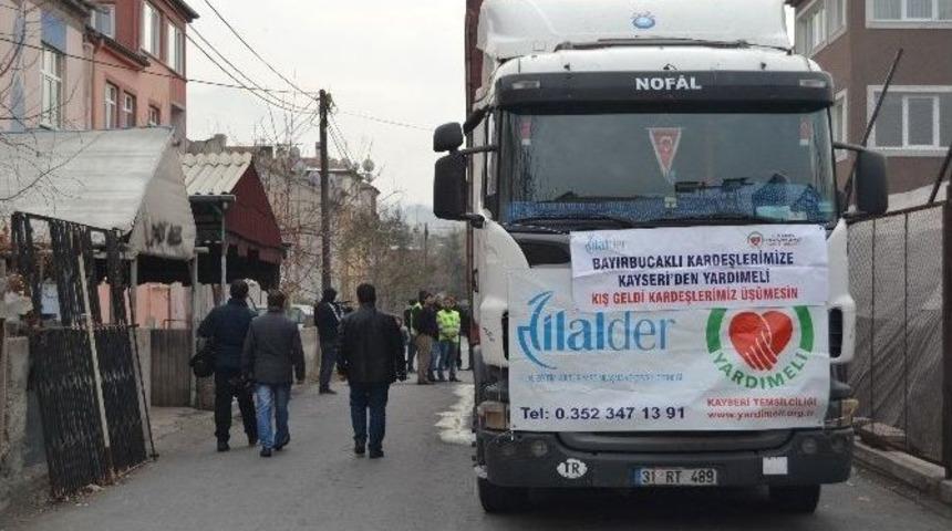 Bayırbucak T&uuml;rkmenlerine 1 Tır Dolusu Yardım G&ouml;nderildi