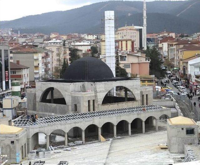 Sultanbeyli Merkez Camisi Tamamlanıyor