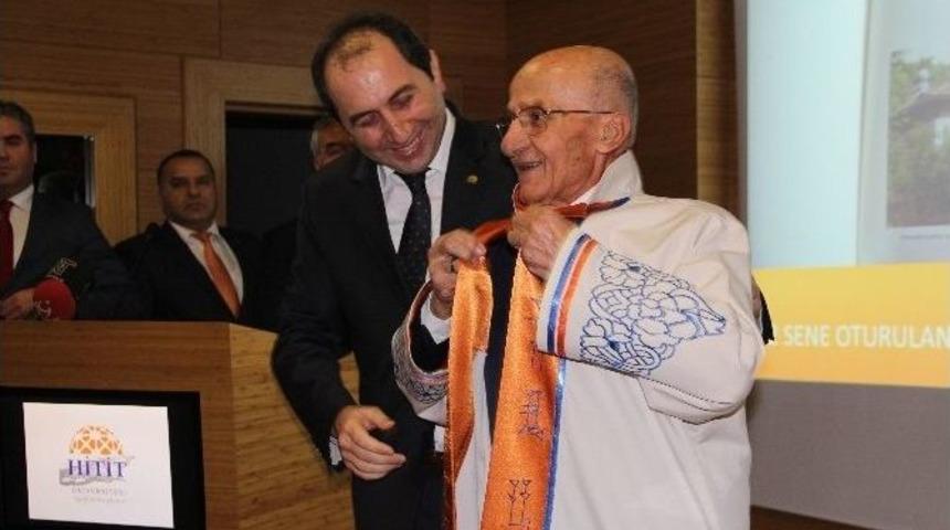 Hitit &Uuml;niversitesi&rsquo;nden İşadamı Derindere&rsquo;ye Fahri Doktora