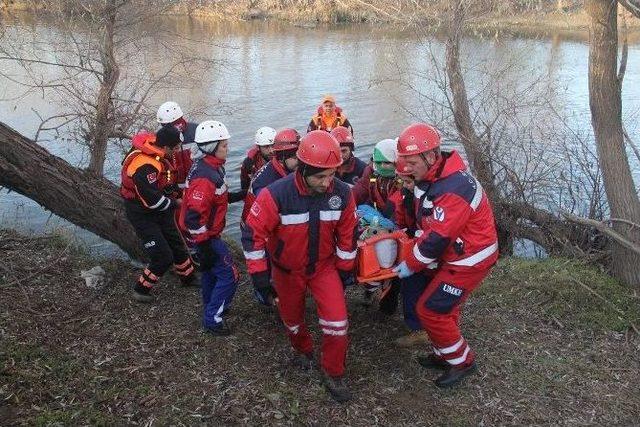 Gerçeğini Aratmayan Mülteci Kurtarma Tatbikatı