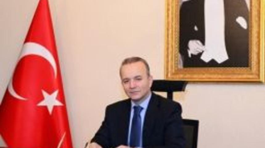 Vali G&uuml;ner G&ouml;&ccedil;menler G&uuml;n&uuml;&rsquo;n&uuml; Kutladı