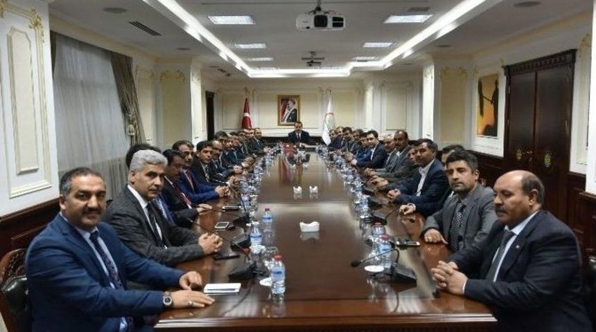 Bakan &Ccedil;elik Şanlıurfalıları Ağırladı