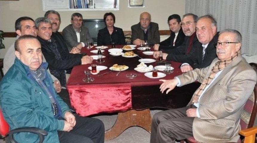 İzmir Chp&rsquo;de Başkanlık İ&ccedil;in Alaaddin Y&uuml;ksel&rsquo;e Altı İl&ccedil;eden Destek