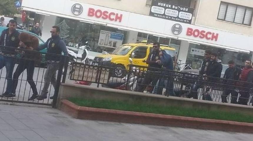 Kuşadası’nda Suç Çetesine Operasyon