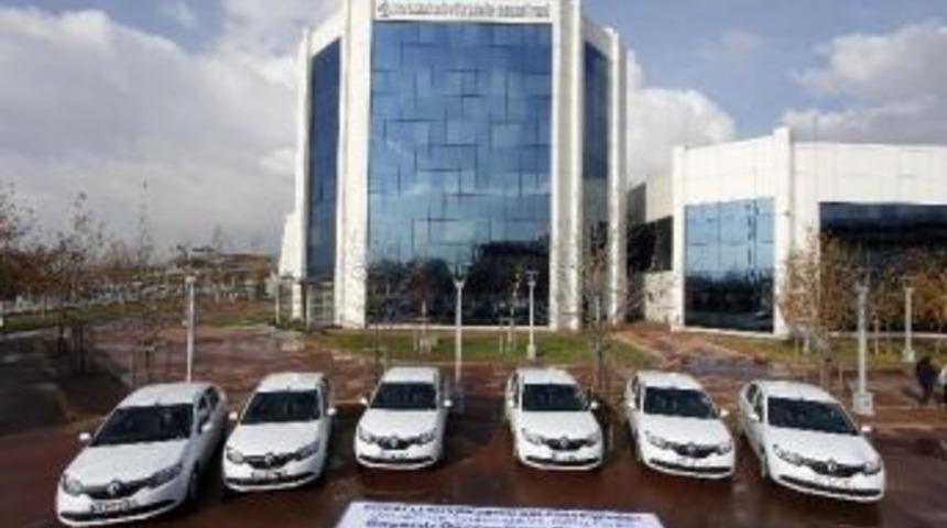 B&uuml;y&uuml;kşehir&rsquo;den 6 &Ouml;ğrenciye Sıfır Kilometre Otomobil