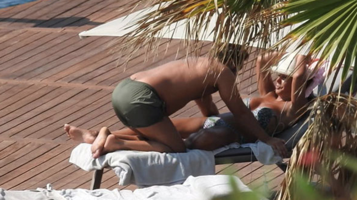 Aşka geldiler! Asena'yı öpücüklere boğdu  G3