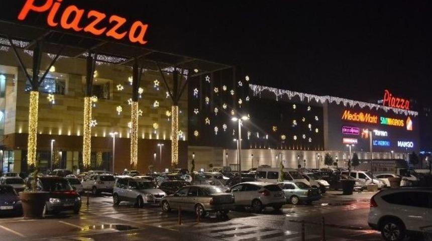 Kahramanmaraş&rsquo;ta Yeni Yıl Alışverişinin Adresi Piazza Oldu